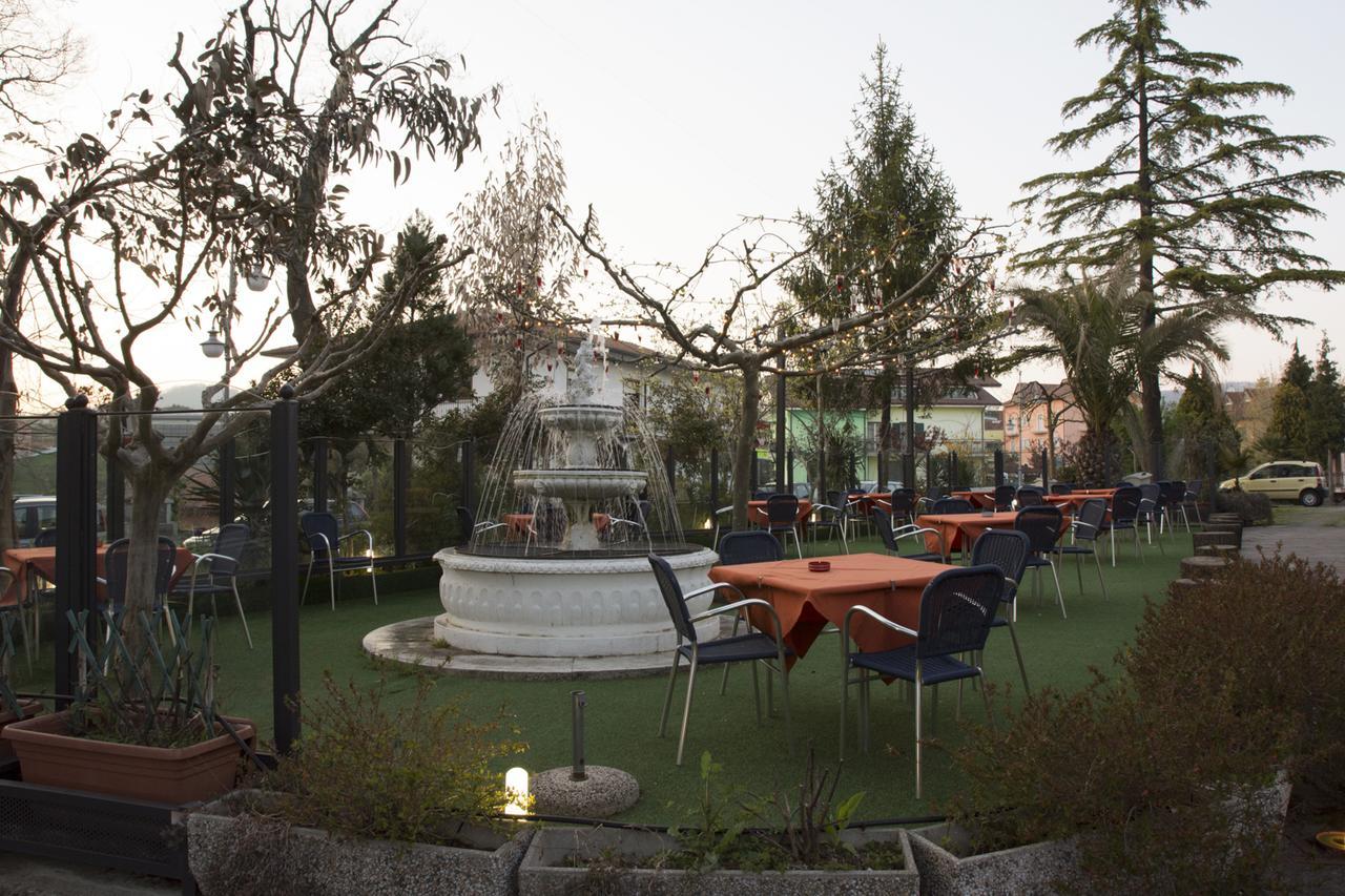 Ristorante Albergo Gerardo Di Masi Caposele Exterior photo